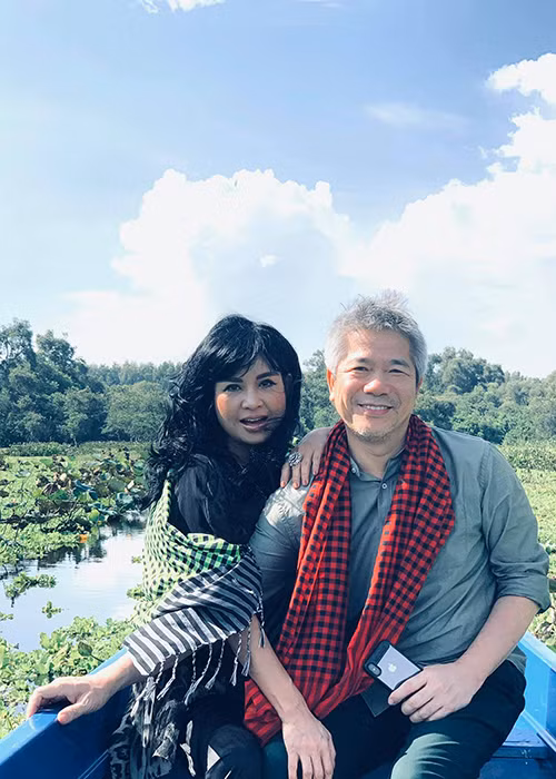 Sau 4 tháng công khai chuyện hẹn hò, cặp đôi vẫn trở thành tâm điểm của dư luận.