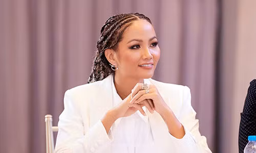 Hau chia tay ban trai, H'hen Nie bi che khong phai gu dai gia