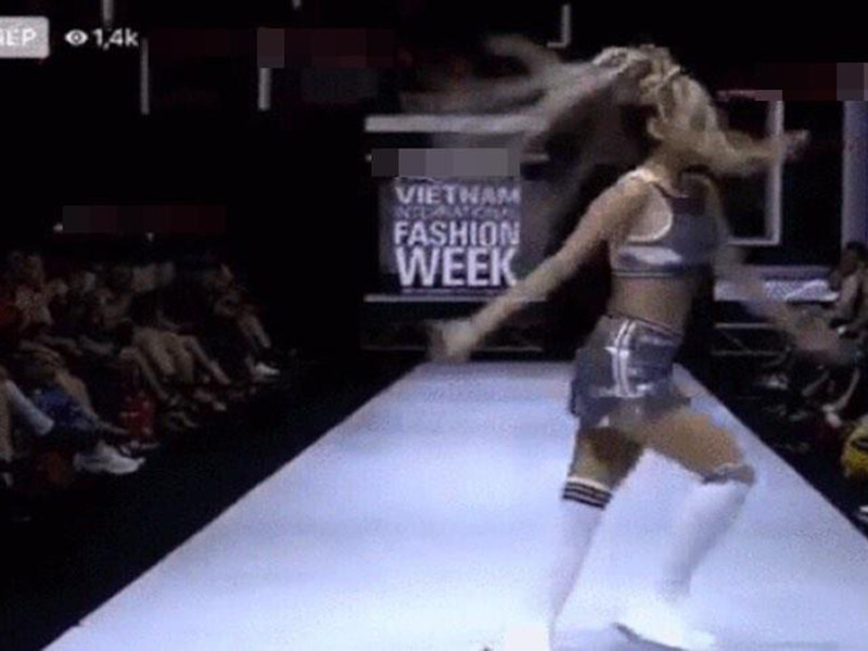 Khi xem clip Minh Hằng nhào lộn, nhiều người bật cười về phần biểu diễn vụng về của nữ ca sĩ. Ảnh: Thời đại plus