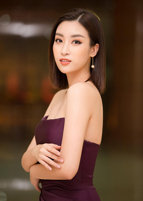 Mỹ Linh sở hữu hình thể gợi cảm, săn chắc cùng với gu thời trang ngày càng quyến rũ.