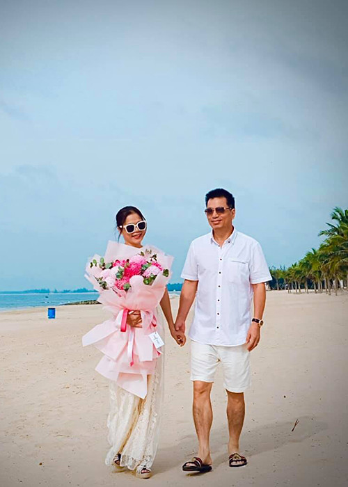 Mỹ Lệ tự nhận cô rất cuồng con nên sẵn sàng hy sinh sự nghiệp ca hát để tập trung cho vai trò làm mẹ. Còn ông xã của Mỹ Lệ thường nói đùa rằng nữ ca sĩ “có con quên chồng”.