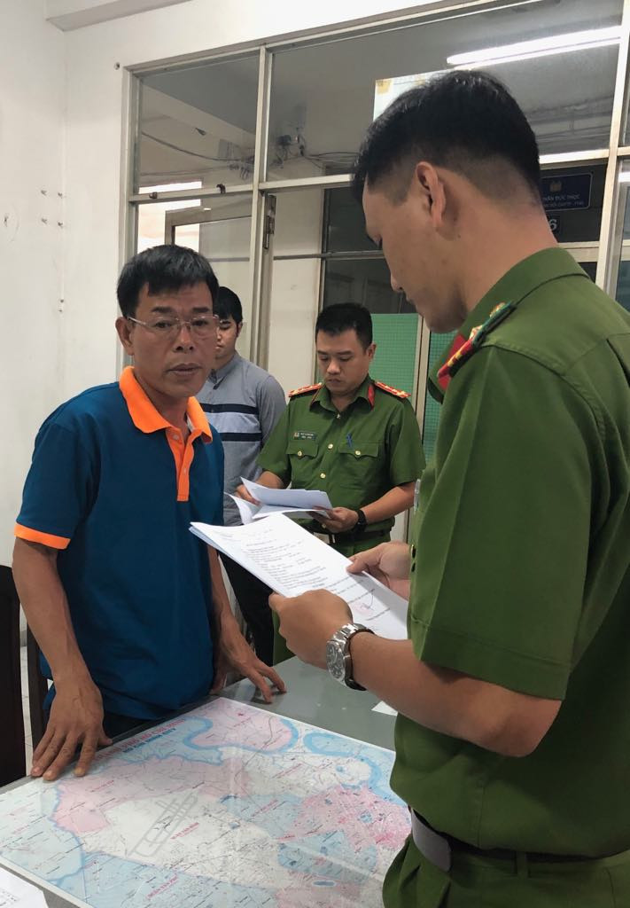 Thẩm phán bị tố bắt cóc trẻ em: Bà Thảo than mất hàng trăm triệu đồng Tham phan bi to bat coc tre em: Ba Thao than mat hang tram trieu dong