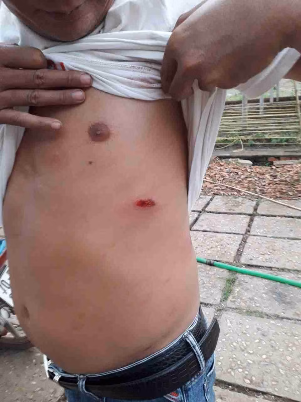 3 bang giang ho xam tro thay nhau no sung truy sat ca gia dinh o Sai Gon-Hinh-2