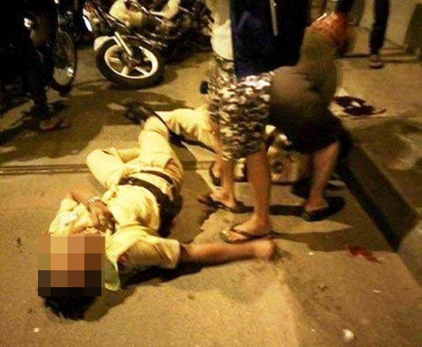 2 cong an tu vong do lao xe may vao dai phan cach