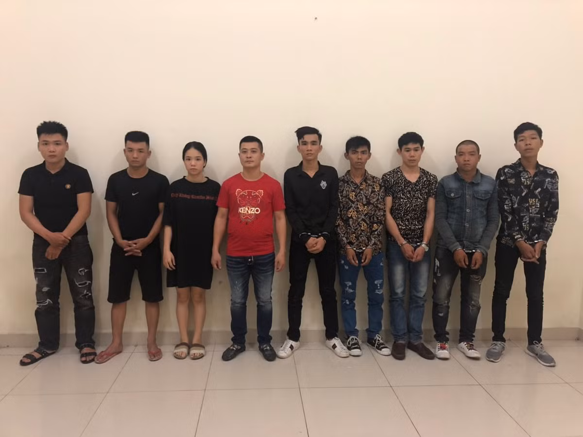 Nhom giang ho bat coc danh dap ban cua con no doi 1 ty dong