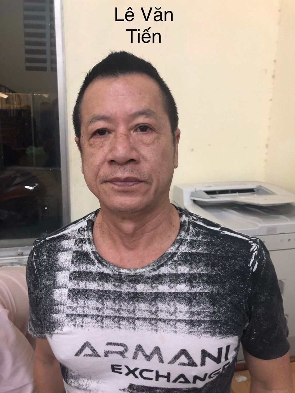 Tạm giữ Việt kiều Mỹ chủ bar 030X8 và 15 người vụ 300 dân chơi bay lắc Tam giu Viet kieu My chu bar 030X8 va 15 nguoi vu 300 dan choi bay lac