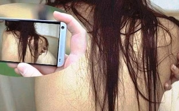 Ngoại tình, người phụ nữ có chồng bị phi công trẻ tống tiền bằng clip “nóng” Ngoai tinh, nguoi phu nu co chong bi phi cong tre tong tien bang clip “nong”