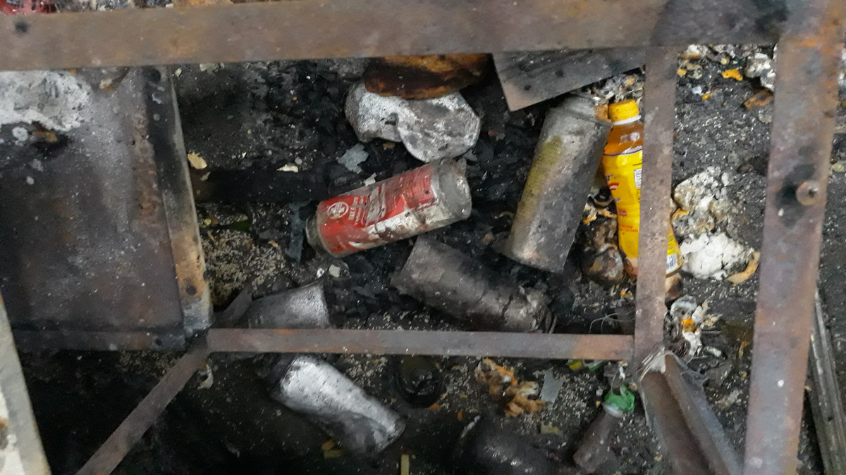 Xe máy giao gas ngã xuống đường khiến lửa bùng lên thiêu rụi 6 căn nhà - Hình 2 Xe may giao gas nga xuong duong khien lua bung len thieu rui 6 can nha-Hinh-2