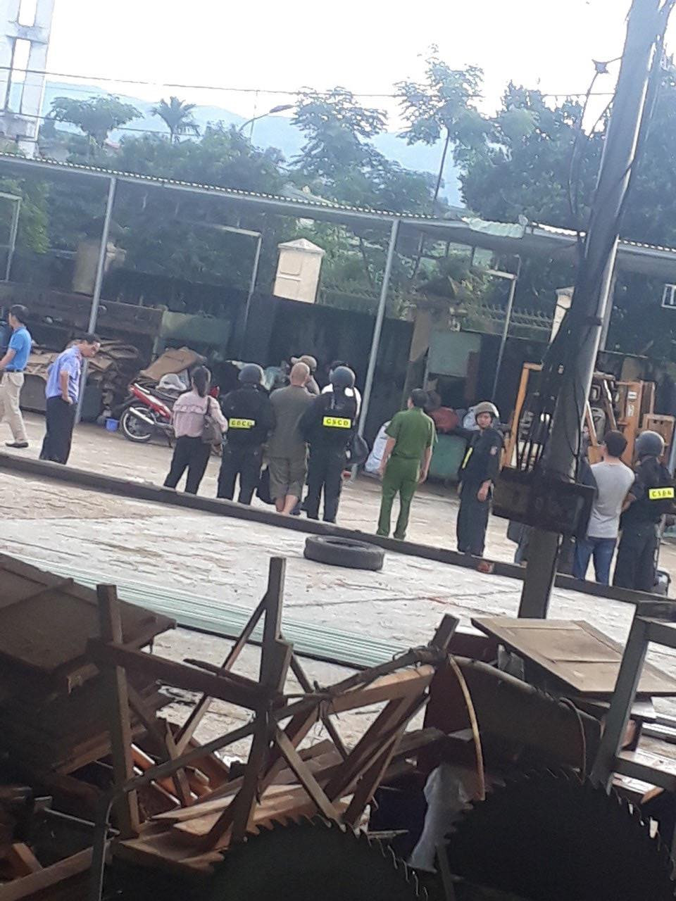 Cận cảnh 13 tấn tiền chất ma túy của nhóm người Trung Quốc vừa bị bắt giữ Can canh 13 tan tien chat ma tuy cua nhom nguoi Trung Quoc vua bi bat giu