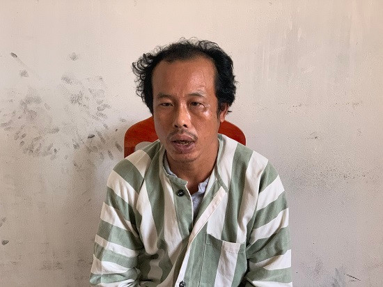 Vo ho nhau voi nguoi khac, chong dung liem cat co