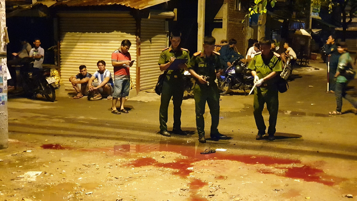 Bắt giữ nhóm thanh niên hỗn chiến vì đoạn tin nhắn điện thoại - Hình 2 Bat giu nhom thanh nien hon chien vi doan tin nhan dien thoai-Hinh-2