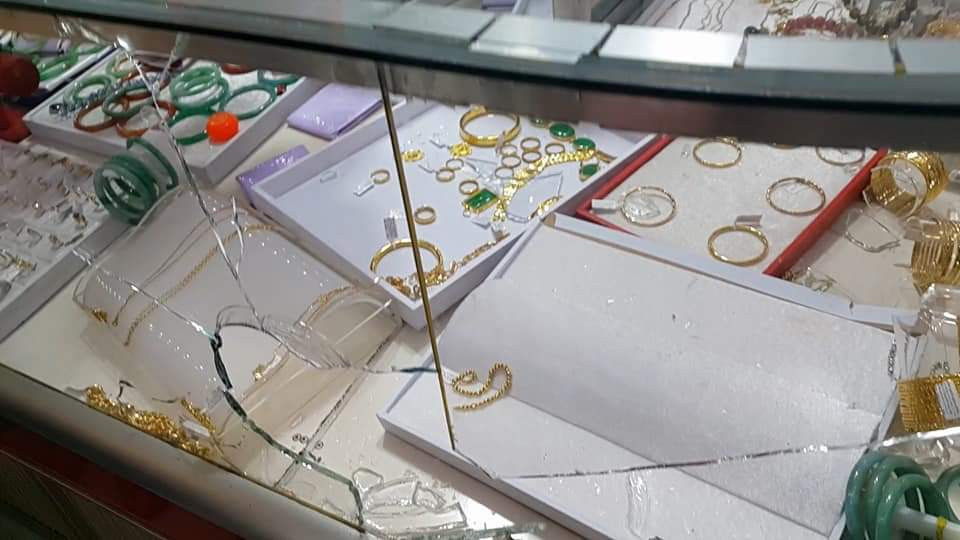 Lời khai của kẻ dùng búa cướp tiệm vàng ở Long An Loi khai cua ke dung bua cuop tiem vang o Long An