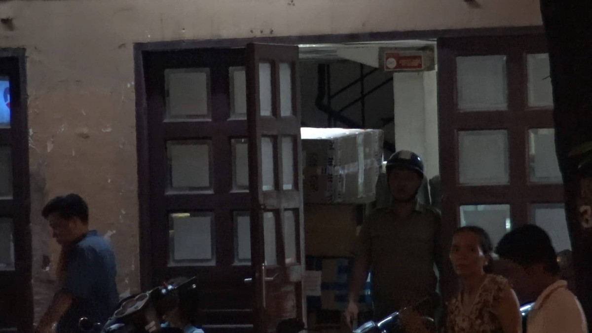 Những lá thư tuyệt mệnh của người chồng giết vợ rồi gọi mẹ đến nhận xác có nội dung gì? Nhung la thu tuyet menh cua nguoi chong giet vo roi goi me den nhan xac co noi dung gi?