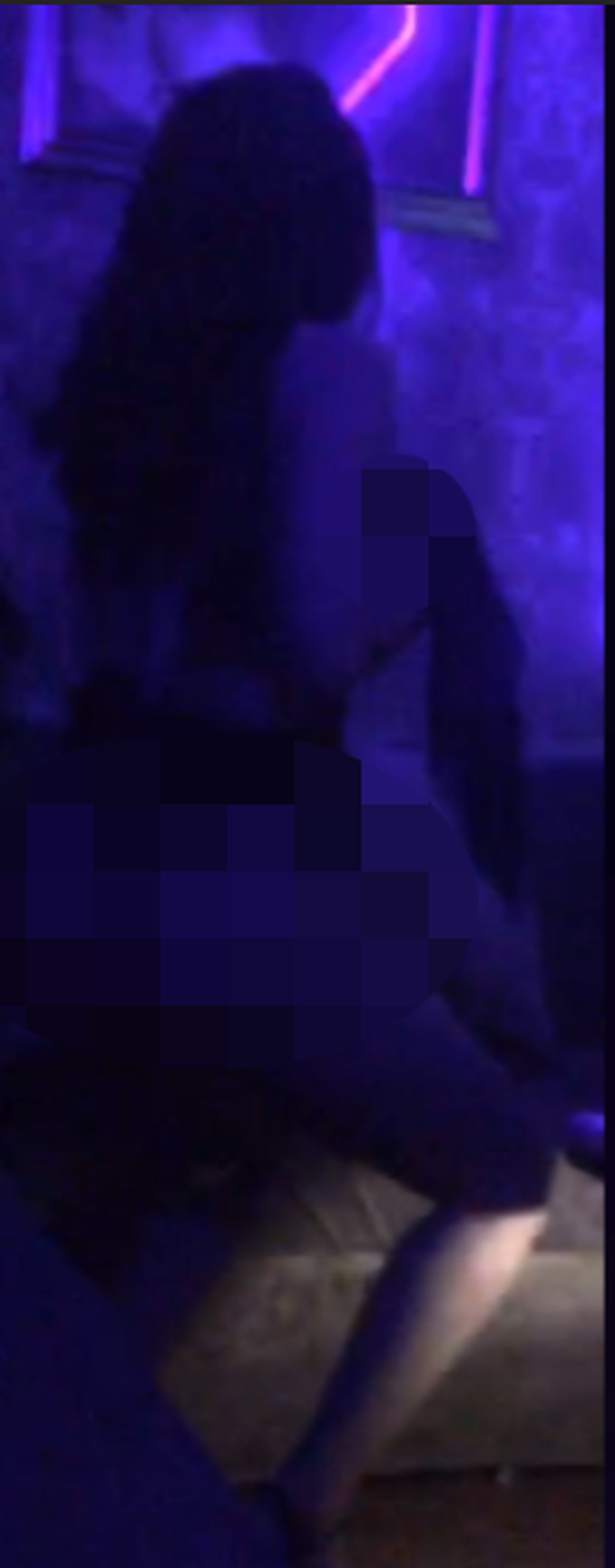 Cô gái tên H. bảo muốn mua "kẹo" (thuốc lắc) và "khay" (ma túy tổng hợp) thì liên hệ quản lý nhà hàng sẽ có nguồn. Giá 1 "chấm" (bao gồm thuốc lắc và ma túy tổng hợp) khoảng 1,2-2 triệu đồng. (Ảnh NLĐ)