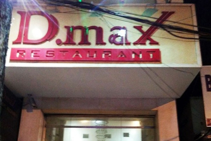 Tụ điểm ăn chơi đình đám D.max (đường Tôn Thất Tùng, phường Phạm Ngũ Lão, quận 1), sau thời gian ngắn im hơi lặng tiếng vì bị báo chí phản ánh, đã đổi tên thành nhà hàng Sunlight, tiến hành tuyển chọn tiếp viên để hằng đêm "vui tới bến" cùng khách. (Ảnh NLĐ)
