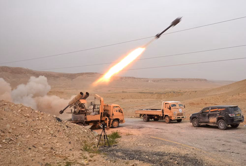 Bệ phóng rocket tự chế cỡ nòng lớn, tuy bắn kém chính xác nhưng sức tàn phá thì vô cùng khủng khiếp.