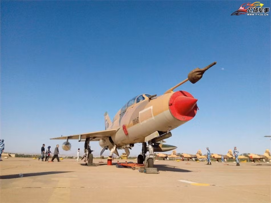 FT-7 là phiên bản hai chỗ ngồi của mẫu F-7 mà Trung Quốc sao chép tiêm kích MiG-21F-13 của Liên Xô.