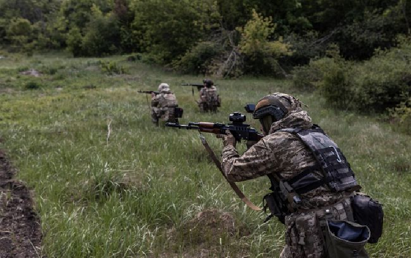 “Tốc độ tiến quân đã tăng lên mỗi tháng, mặc dù Nga chịu tổn thất nặng nề”, ông viết trên mạng xã hội trong tháng này. Ông bổ sung rằng Nga có thể chiếm thêm 200 đến 300 dặm vuông (khoảng 518 đến 778 km2) lãnh thổ Ukraine vào cuối năm. Ảnh: Getty Images.