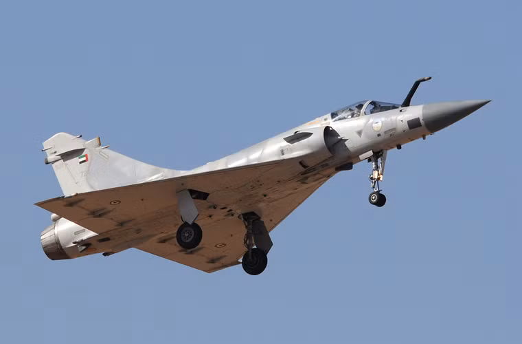 Máy bay được trang bị radar điều khiển hỏa lực RDY có tầm trinh sát trong chế độ không đối không tới 110km, phát hiện 24 mục tiêu, theo dõi 8 cùng lúc và diệt 4 trong số đó đồng thời. Phiên bản RDY-2 trên Mirage 2000-9 cho UAE được bổ sung chế độ không đối đất, chế độ khẩu độ tổng hợp.