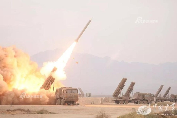 Ngoài ra việc Saudi Arabia từ bỏ thương vụ mua sắm tổ hợp phòng không tầm xa S-400 Triumf với Nga được nhận định là do chịu nhiều sức ép từ Mỹ chứ không phải vì thất vọng với tính năng của vũ khí.