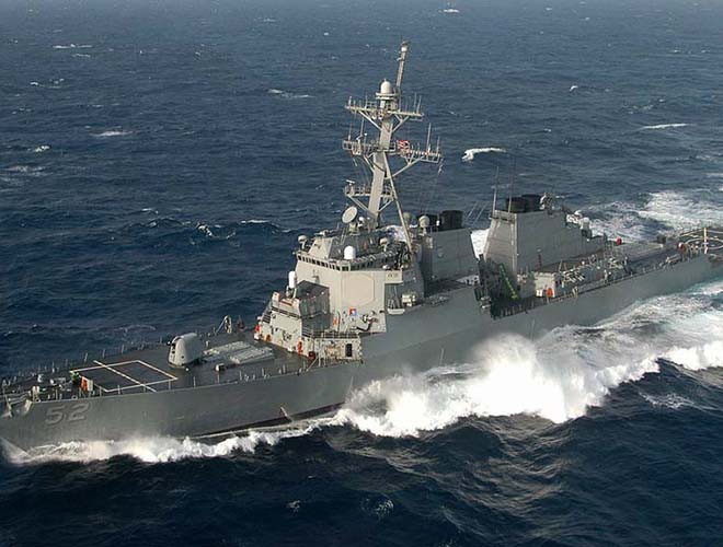 Trước đó 1 ngày, khu trục hạm có tên lửa dẫn đường USS Barry đã thực hiện tuần tra tự do hàng hải gần quần đảo Hoàng Sa (thuộc chủ quyền Việt Nam, đang bị Trung Quốc chiếm giữ trái phép), thách thức các yêu sách vô căn cứ của Bắc Kinh đối với vùng biển quanh các đảo ở khu vực phía Bắc Biển Đông.