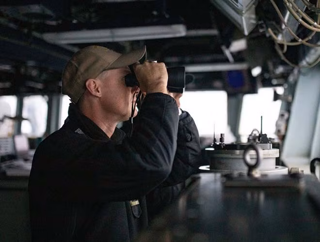 Trung Quốc cũng cho biết, họ đã triển khai lực lượng để cảnh báo tàu USS Barry ra khỏi vùng biển gần Hoàng Sa hôm thứ ba. Tuy nhiên, theo như nhà phân tích Carl Schuster, hải quân Mỹ tiếp tục chiến dịch này sau 1 ngày chứng tỏ không có việc như Trung Quốc tuyên bố.