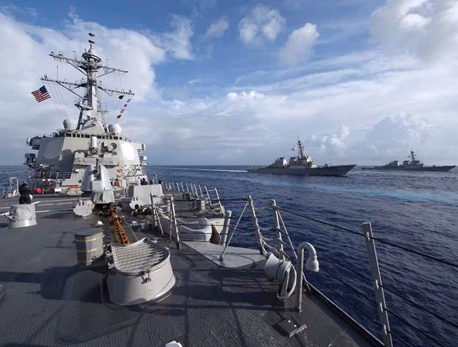 “Trung Quốc kêu gọi Mỹ tập trung vào việc riêng là phòng chống và kiểm soát đại dịch, đóng góp nhiều hơn cho cuộc chiến toàn cầu chống lại Covid-19 và ngừng ngay các hoạt động quân sự gây bất lợi cho an ninh, hòa bình và ổn định khu vực”, Đại tá Li Huamin, Người phát ngôn của Bộ Tư lệnh Chiến khu Nam bộ của quân đội Trung Quốc ra thông cáo.