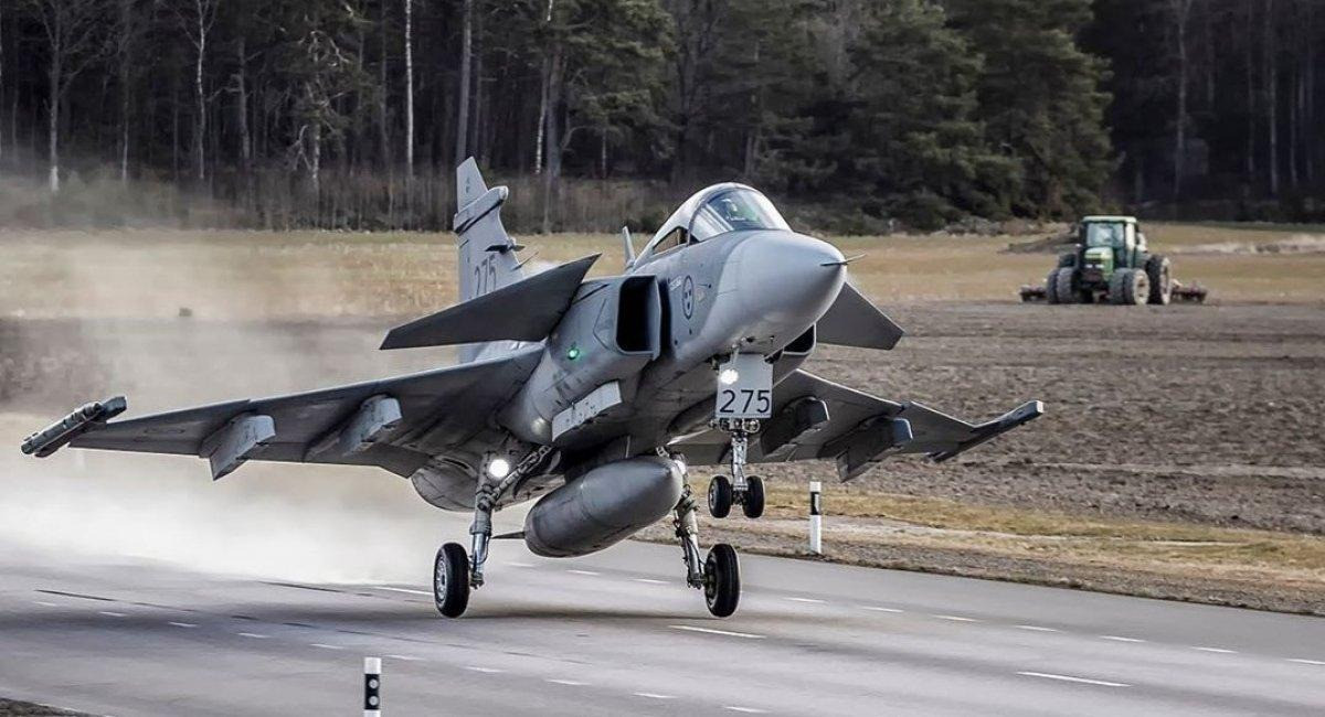 Ông Reznikov lấy tên lửa phòng không vác vai (MANPAD) làm ví dụ - vào năm 2021, khi ông được bổ nhiệm làm Bộ trưởng Bộ Quốc phòng, trong chuyến thăm Mỹ đã yêu cầu chuyển giao Stinger MANPAD cho Ukraine.