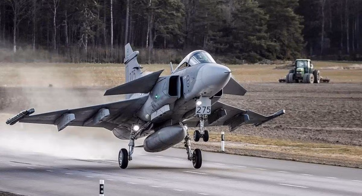 Ông Reznikov lấy tên lửa phòng không vác vai (MANPAD) làm ví dụ - vào năm 2021, khi ông được bổ nhiệm làm Bộ trưởng Bộ Quốc phòng, trong chuyến thăm Mỹ đã yêu cầu chuyển giao Stinger MANPAD cho Ukraine.