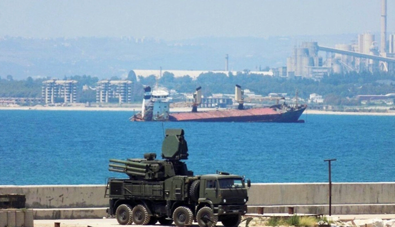 Theo các nguồn tin thân cận với các cuộc thảo luận, các quan chức Israel đã tiếp xúc với các đối tác cấp cao của Mỹ và các đại diện quốc hội tại Israel, ủng hộ chính sách bảo tồn cơ sở hải quân của Nga tại Tartus và căn cứ không quân tại Hmeimim để ngăn chặn Thổ Nhĩ Kỳ củng cố quyền kiểm soát đối với Syria hậu Assad. Ảnh: Telegram