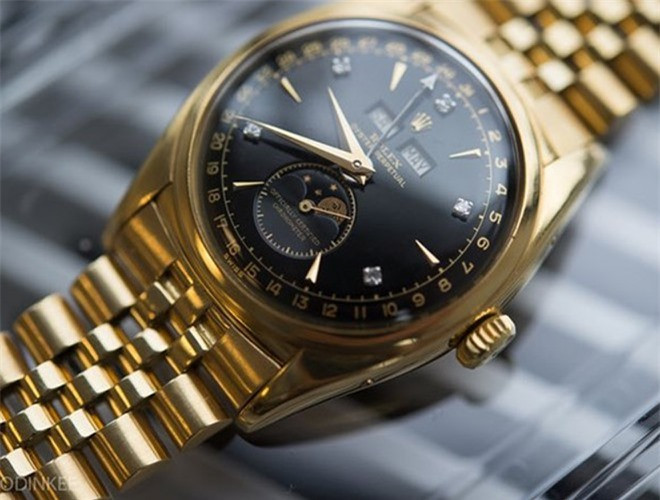 Trong số đó có những bảo vật bằng vàng bạc, ngọc ngà, châu báu rất quý hiếm. Chiếc đồng hồ Rolex reference 6062 mang tên "Bảo Đại" đã chính thức trở thành chiếc Rolex đắt nhất trong lịch sử khi được đấu giá thành công với giá hơn 5 triệu USD vào 5-2017.