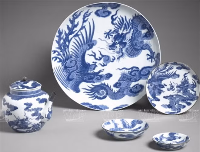 Gốm Chu Đậu của Việt Nam.