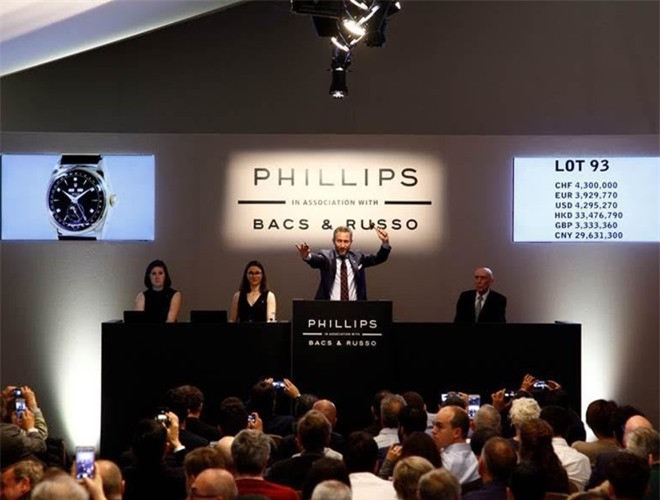 Tuy nhiên, chiếc đồng hồ Rolex reference 6062 từng thuộc sở hữu của vua Bảo Đại được bán tại buổi đấu giá đồng hồ Phillips Geneva Watch Auction (Thụy Sĩ) và hiện đã về tay chủ mới là một người ngoại quốc khác, tiếp tục hành trình “lưu lạc xứ người”