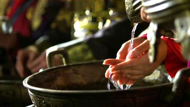 Tu Hy Thai Hau tam rua ra sao ma can hon 100 cung nhan phuc vu?