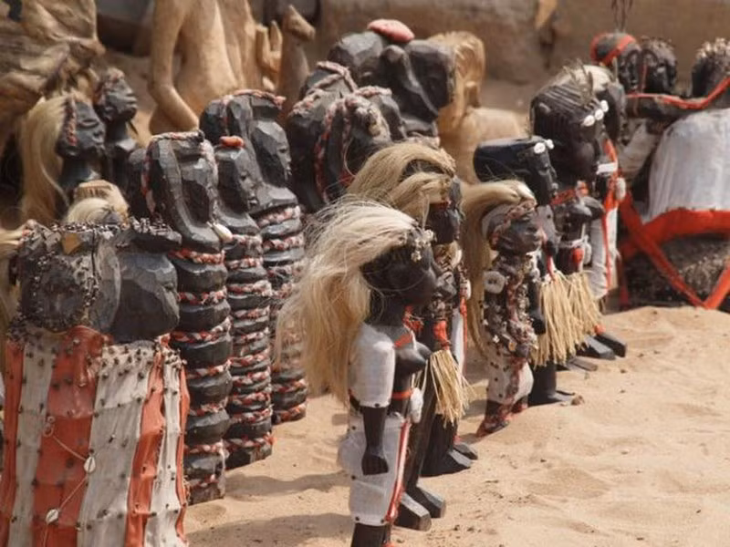 Sung sot voi cuoc san “bua yeu” o khu cho ma thuat lon nhat the gioi-Hinh-2