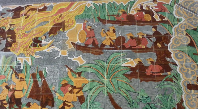  Rạch Gầm - Xoài Mút (1785): Rạch Gầm - Xoài Mút là một trong những đỉnh cao chói lọi của người Việt trong hành trình dựng nước và giữ nước. Trên khúc sông Tiền và sông Hậu năm 1785, chỉ bằng một trận duy nhất, kéo dài trong một ngày đêm, Quang Trung - Nguyễn Huệ đánh cho 50.000 quân Xiêm tan tác, chỉ còn vài trăm tên chạy thoát về nước. Chính sử nhà Nguyễn chép: Sau trận Rạch Gầm - Xoài Mút, quân Xiêm tuy ngoài miệng khoác lác nhưng trong bụng sợ Nguyễn Huệ như sợ cọp.