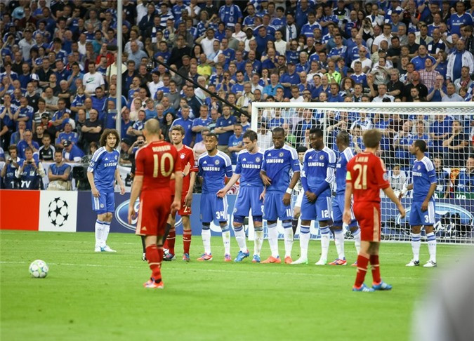  5. Bóng đá: Ngày nay, bóng đá được coi là môn thể thao vua nhưng trước đây nhà truyền giáo Evang Funmilayo Adebayo người Nigeria lại cho rằng đó là một hình thức thờ ngẫu tượng của quỷ Satan và khuyến khích những hành vi vô đạo đức, bạo lực, cờ bạc, rượu chè. Bà nói: “Bạn yêu bóng đá bởi những con quỷ đã làm chủ con người bạn. Tất cả mọi người trên thế gian đang bị quỷ ám”.