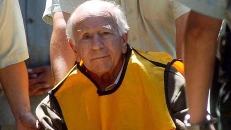 Dien mao that “trai tre tu than” duoi che do doc tai Pinochet