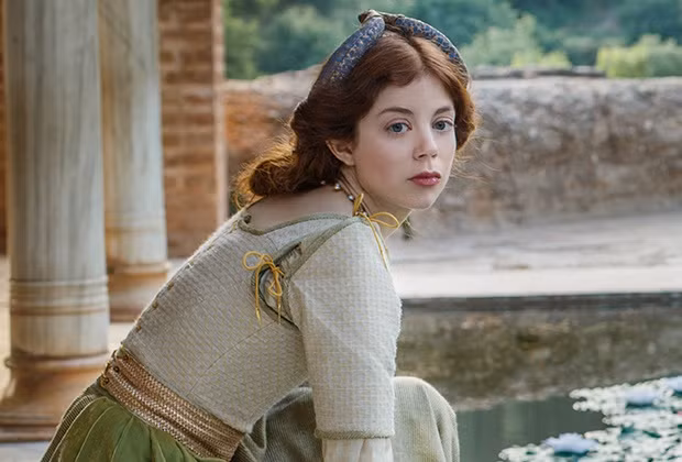 Hoàng hậu đầu tiên của Vua Henry VIII là Catherine xứ Aragon. Họ kết hôn năm 1509. Trước đó, bà từng có hôn ước với người anh quá cố của vua Henry, Arthur, Vương công xứ Wales. Năm 1501, cả hai kết hôn khi tròn 15 tuổi và ở sống tại nhà thờ Old St Paul. Tuy nhiên, chỉ 6 tháng sau, hoàng tử xứ Wales qua đời. Do không trả lại được của hồi môn, Catherine tái giá với em trai của chồng quá cố, vua Henry VIII, khi đó chưa đầy 18 tuổi (kém vợ 5 tuổi).