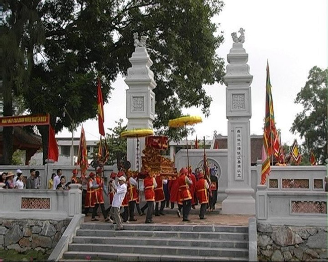 Vua Lê Thái Tổ, sau khi chiến thắng quân Minh, đã cho lập đền thờ ông ở Nội Diên (hiện nay tại xã Yên Hồ, huyện Đức Thọ), phong là Nghĩa Liệt Hiển ứng Uy Linh Trợ Thuận đại vương - tức Nghĩa sĩ Đại Vương. Đến đời vua Lê Thánh Tông sai lập miếu thờ Nghĩa sĩ ở Bình Hồ (Đức Thọ - Hà Tĩnh).