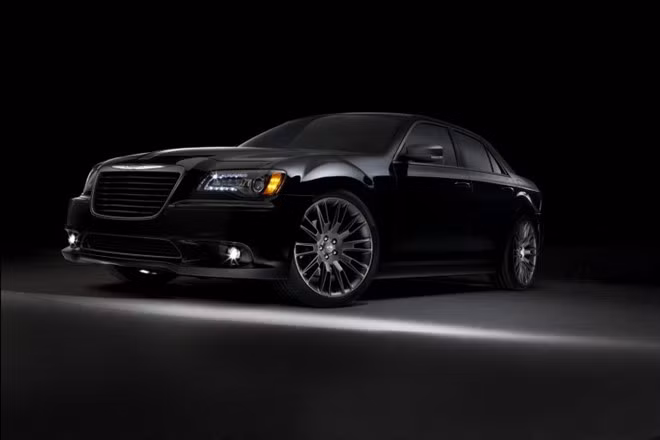 Chrysler 300C by John Varvatos: Mẫu xe sedan sở hữu ngoại thất và nội thất độc đáo khi có sự chung tay của nhà thiết kế thời trang John Varvatos. Model này cũng có số lượng vài nghìn chiếc và bán hết trong vòng 2 năm kể từ năm 2013.
