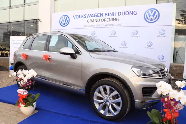 Cũng trong ngày 3/11/2017 vừa qua, Đại lý ủy quyền Volkswagen Bình Dương (VW Bình Dương) đã chính thức khai trương tại địa chỉ 7A/12A, Đại Lộ Bình Dương, khu phố Bình Đức 1, phường Bình Hòa, Thuận An, Bình Dương, là đại lý đạt chuẩn 4S. Tại đây cũng bao gồm khu vực dịch vụ tiêu chuẩn gồm 11 khoang bảo dưỡng và sửa chữa, 8 khoang sửa chữa thân vỏ xe và sơn...
