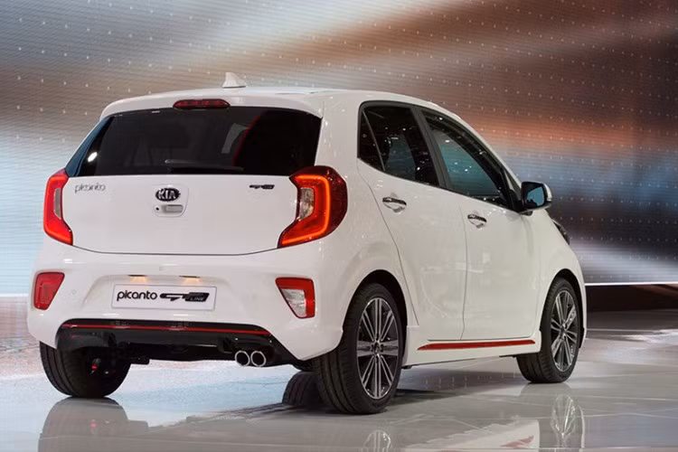 Kia Morning với 4 phiên bản đều được sử dụng động cơ 1.25L sản sinh công suất 86 mã lực tại 6.000 vòng/phút, mô-men xoắn cực đại 120 Nm tại 4.000 vòng/phút, đi kèm hộp số sàn 5 cấp và tự động 4 cấp.