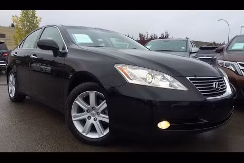 Lexus ES350 2008 được trang bị động cơ dung tích 3,5 lít V6 4 trục cam và VVT-i kép cho công suất cực đại 272 mã lực tại tốc độ 6.200 vòng/phút, mô-men xoắn cực đại 254 lb/ft tại tốc độ 4.700 vòng/phút. ES350 mất 7,2 giây để tăng tốc từ 0-100km/h. ES350 tiêu thụ 8,7 lít/100 km. Giá xe ô tô Lexus ES350 2008 được bán từ 33.170 USD.