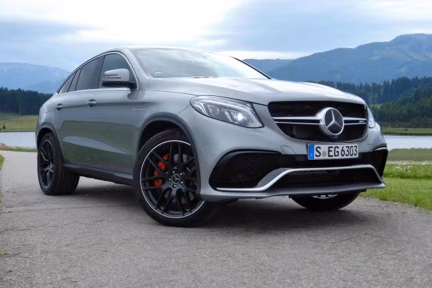 Xe được trang bị khối động cơ tăng áp kép V8 5.5lít, công suất 549 mã lực và mô-men xoắn cực đại 700Nm. 