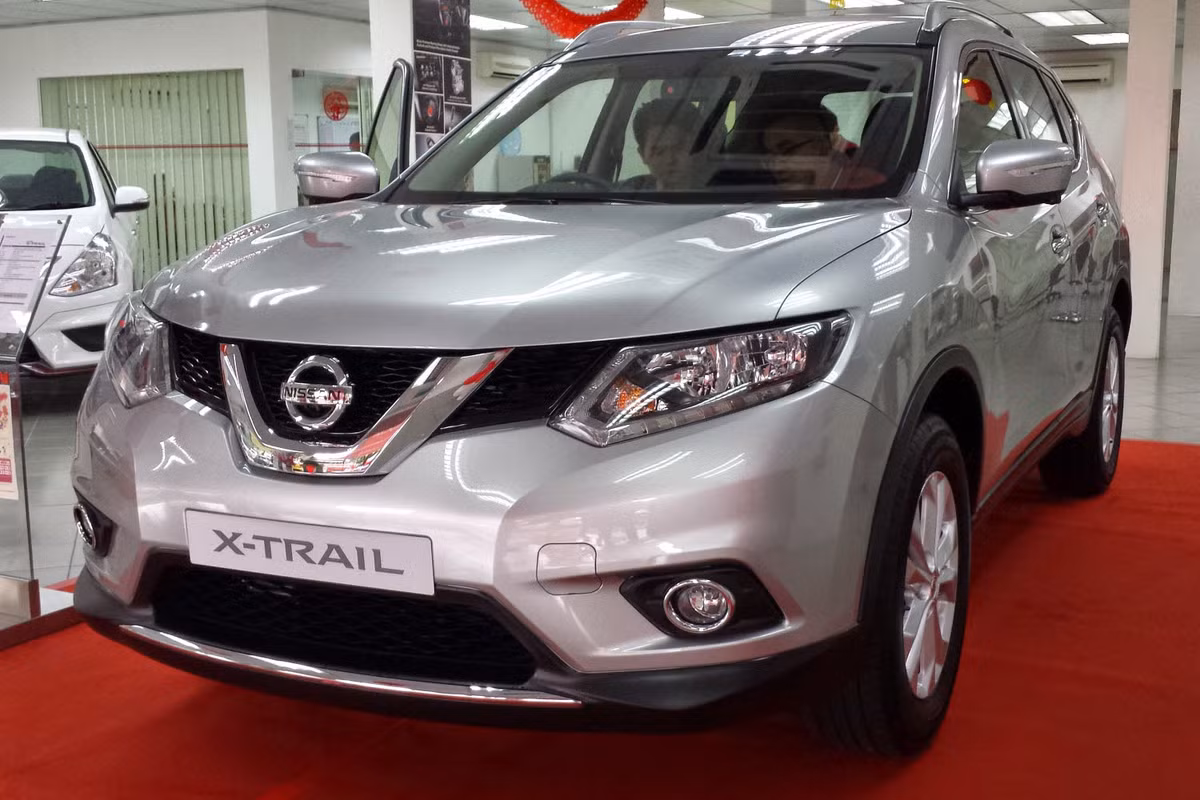 Trong khi đó, các phiên bản Nissan X-Trail 2.5 SV 4WD và 2.0 SL 2WD giảm 30 triệu. Phiên bản cao cấp Premium L dù chỉ vừa ra mắt cũng được giảm 20 triệu đồng.