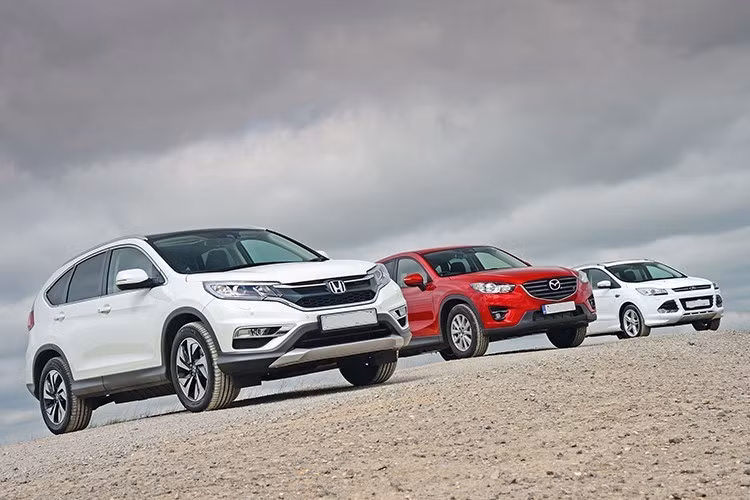 Trong đó đáng chú ý nhất là các dòng xe ôtô SUV gầm cao tầm giá trên hoăc sát 1 tỷ đồng hiện có mức giảm giá bán “mạnh tay” lên tới hàng chục, thậm chí cả trăm triệu đồng khiến cho giá bán thực tế liên tục chạm đáy.