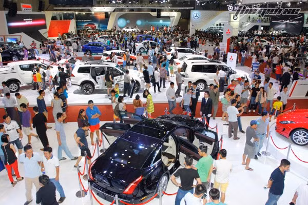 Bước sang năm 2018, theo lộ trình giảm thuế từ Hiệp định Thương mại hàng hóa ASEAN (ATIGA), thuế suất thuế nhập khẩu xe ôtô từ các nước ASEAN vào Việt Nam sẽ về 0%. Do đó, rất có khả năng nhiều mẫu xe nhập khẩu nguyên chiếc từ thị trường Đông Nam Á sẽ được giảm giá mạnh trong năm sau. Dưới đây là những mẫu xe có thể nhận được mức giảm giá đầu năm 2018.