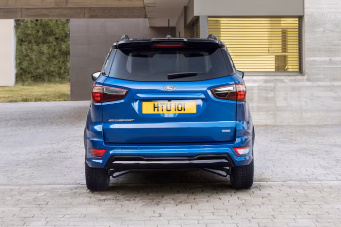 Tại thị trường Mỹ, mẫu xe giá rẻ EcoSport 2018 có tới 4 phiên bản khác nhau gồm: S, SE, SES và Titanium. Cùng với đó là có tới 10 màu sơn ngoại thất cho khách hàng lựa chọn.