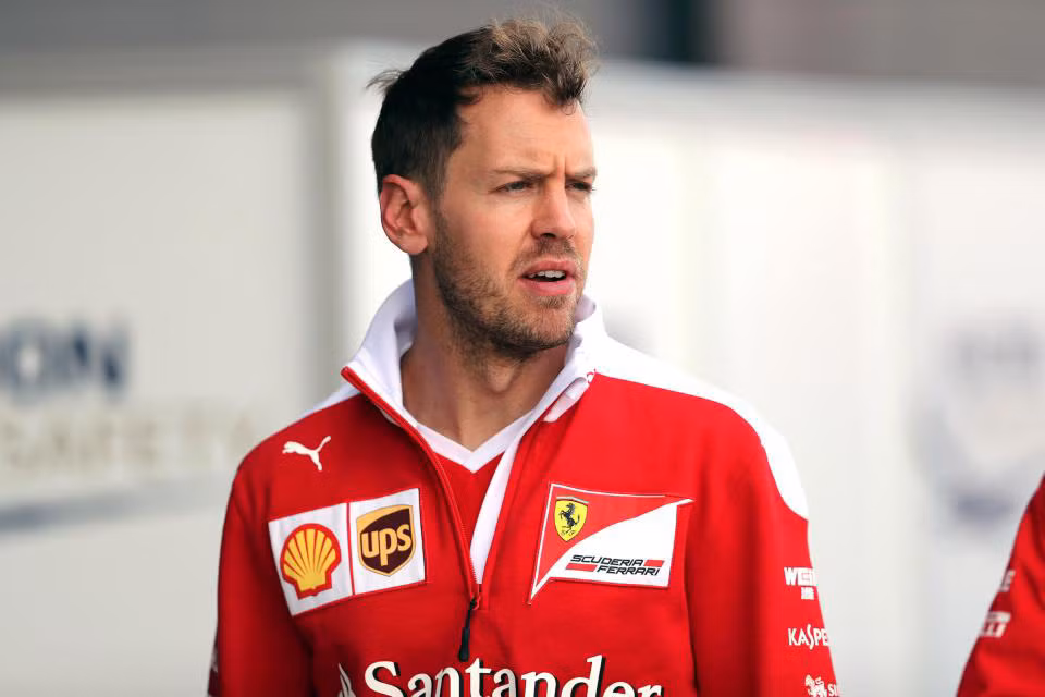 Chỉ đứng sau Lewis Hamilton, Sebastian Vettel, người từng giành được 4 chức vô địch liên tiếp từ 2011 – 2014 hưởng mức lương 38 triệu USD/năm. Anh được biết đến là tay đua Đức thành công nhất giải đua F1 bên cạnh Michael Schumacher.